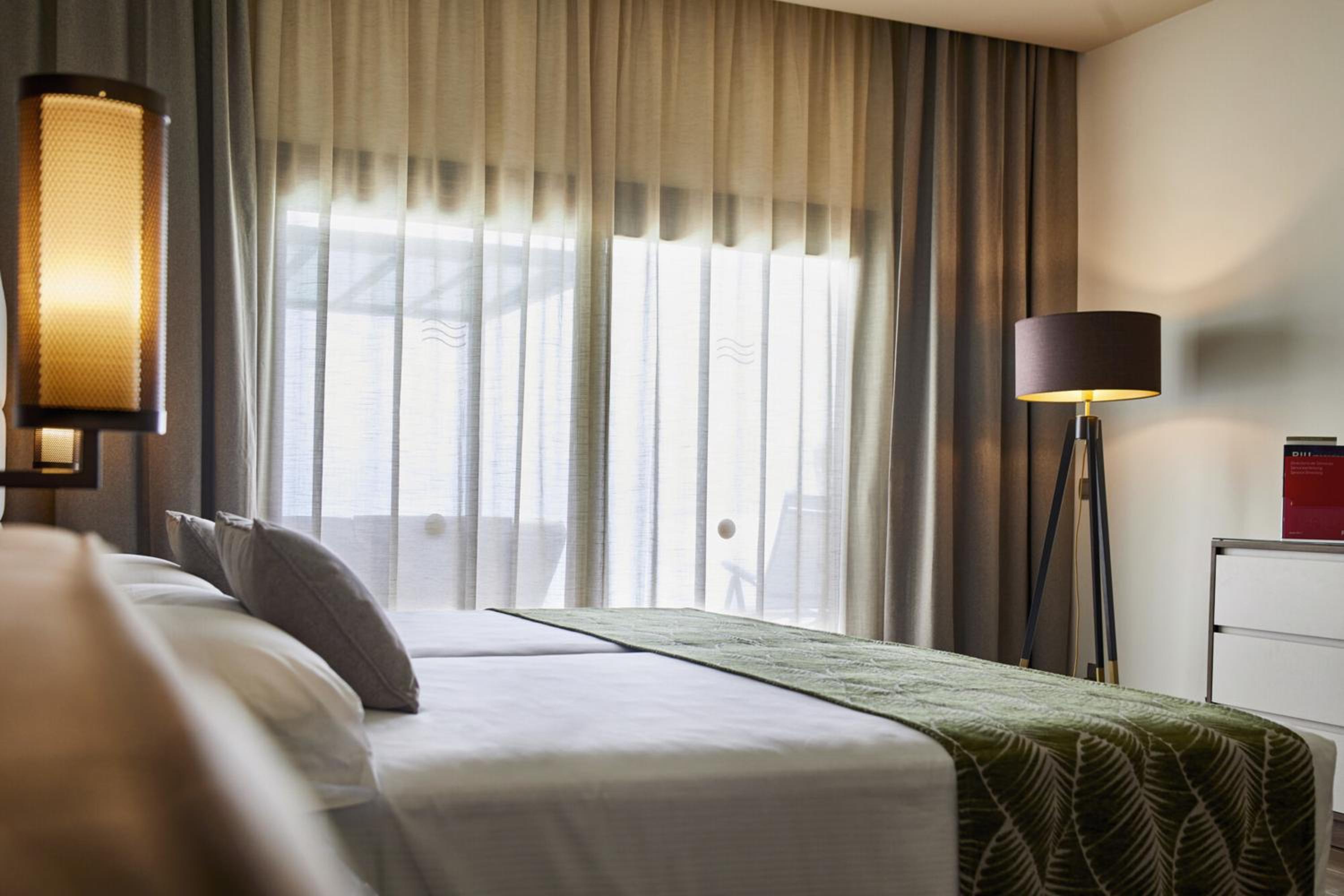 Overwater Jr. Suite، Hotel Riu Atoll 2/7