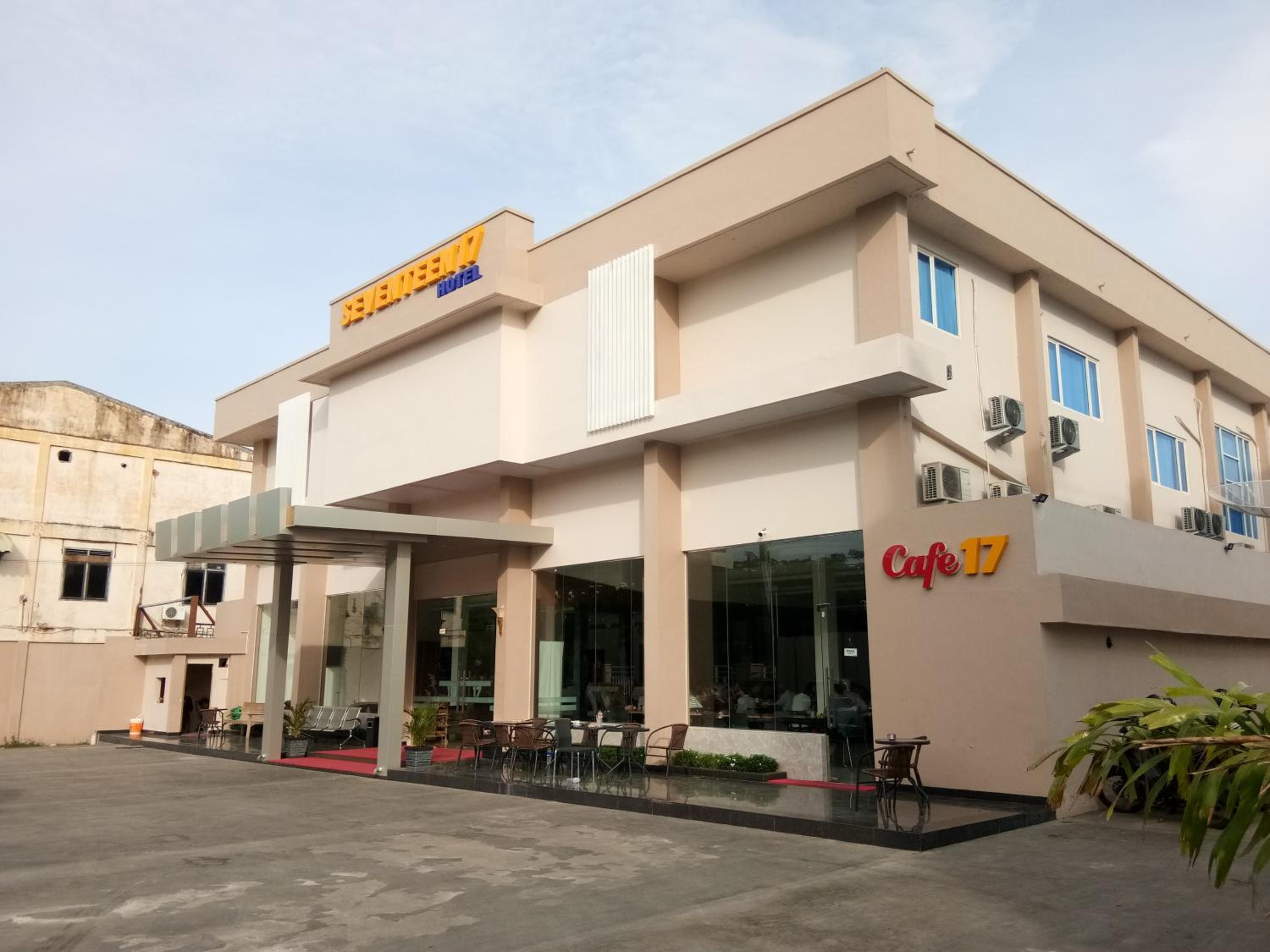 Seventeen Hotel 17/17