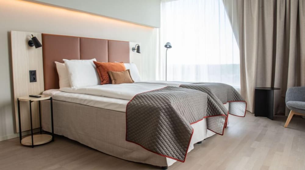 SUPERIOR, MULTIPLE BEDS