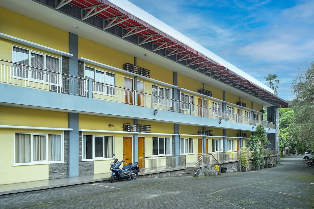 Front One Resort Indraloka 5/50