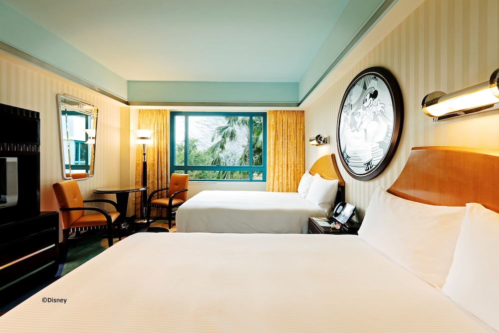 Disneys Hollywood Hotel 18/64