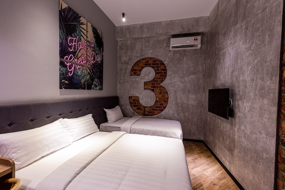 Brown Hotel 13/43