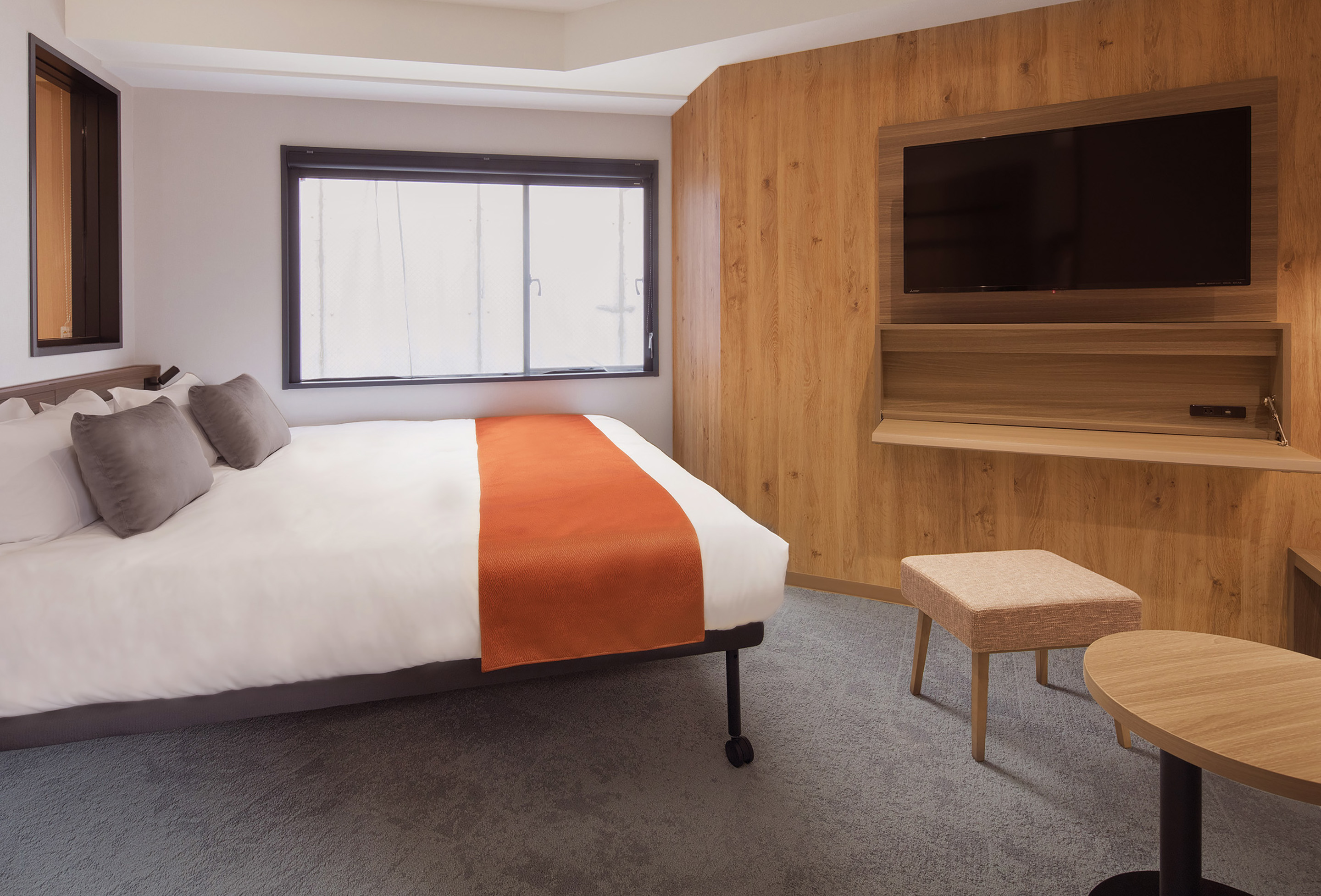 DELUXE, KING BED