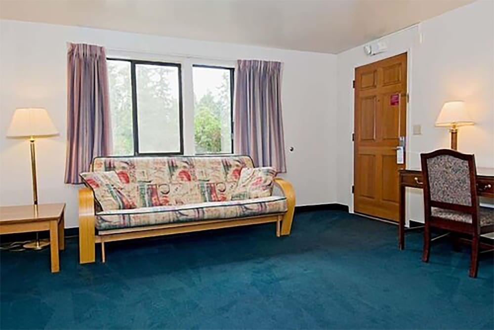 Sequim Bay Lodge 25/43