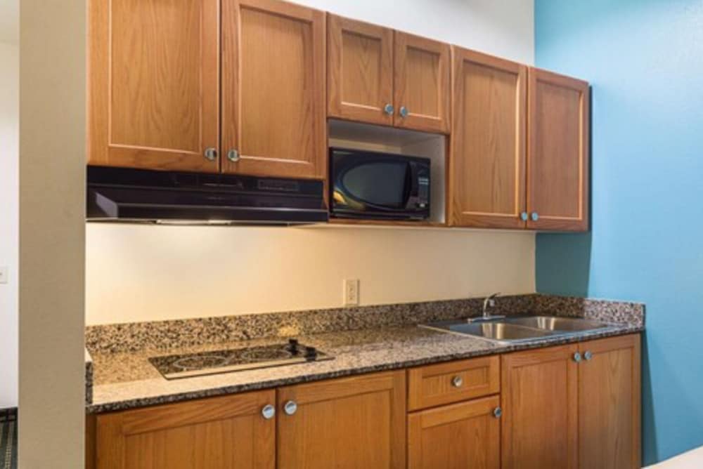 Budget Inn and Suites 3/27