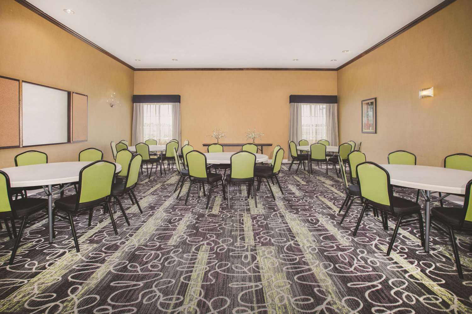 Baymont by Wyndham Dallas South-DeSoto 41/43