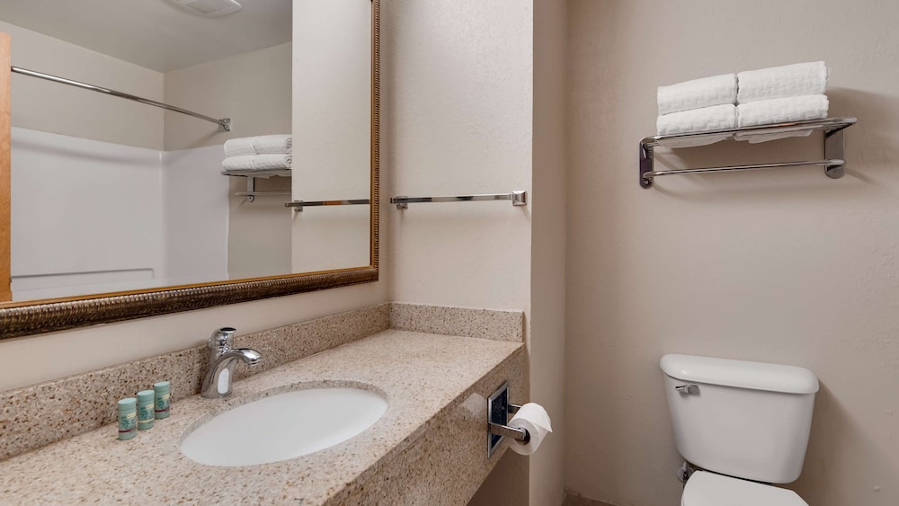 Best Western Executive Inn Latta 11/32