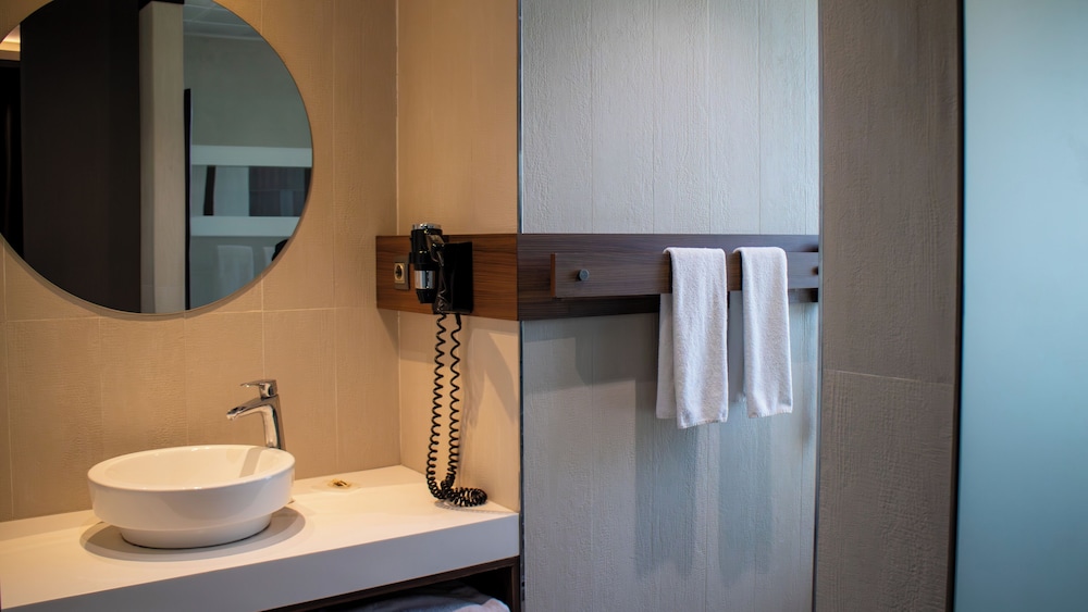 Modernity Hotel 30/37