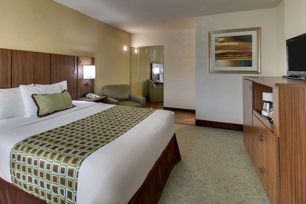 JUNIOR, SINGLE, QUEEN BED