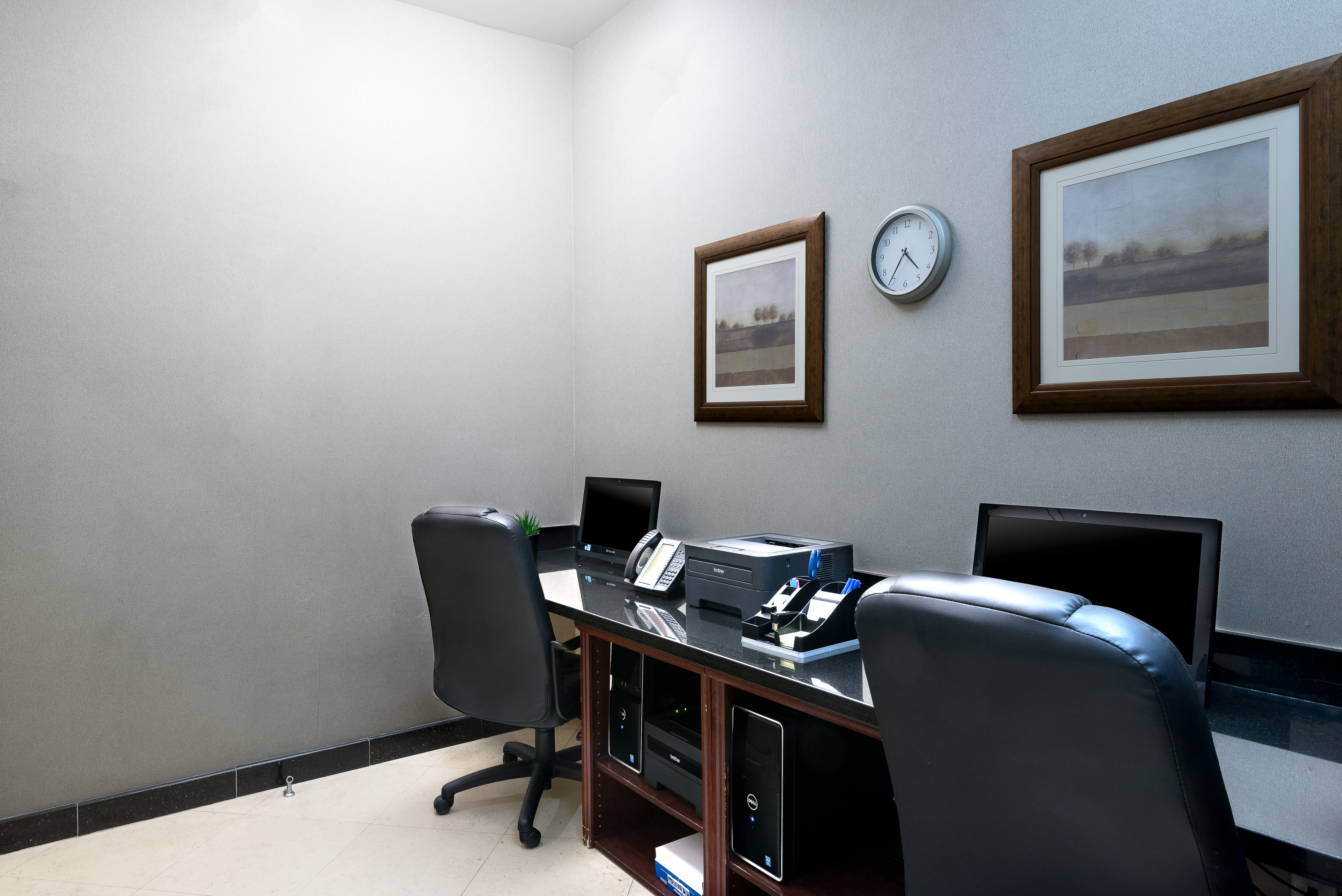 Holiday Inn Express and Suites Los Angeles Airport Hawthorne 49/53