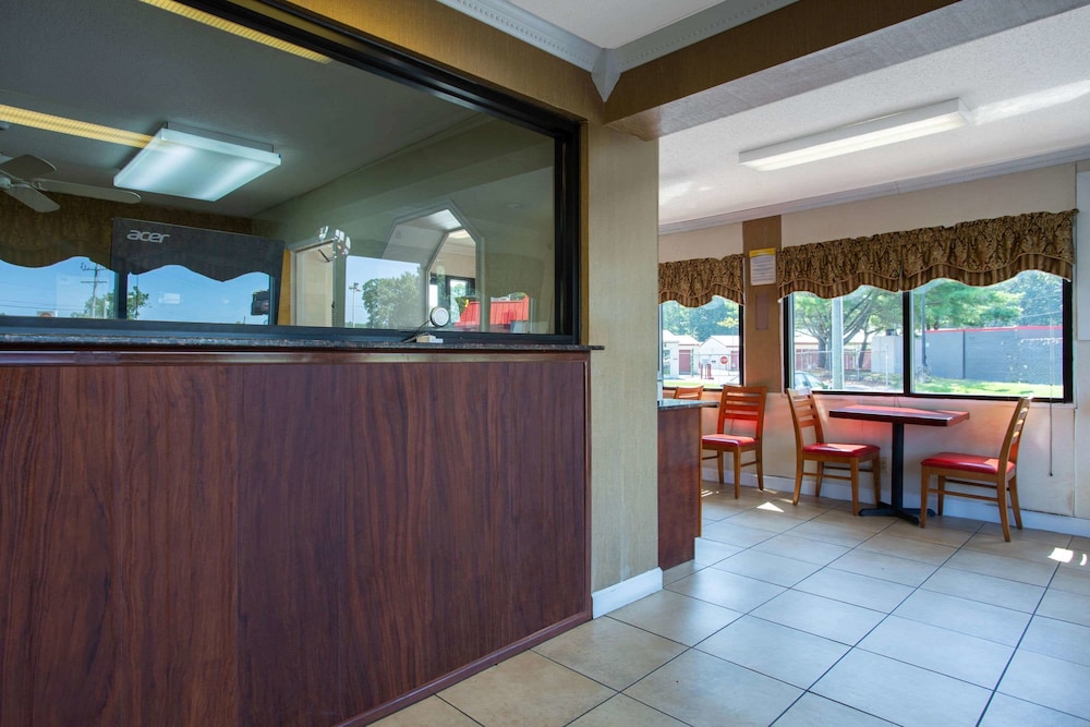 Days Inn by Wyndham Chesapeake 6/45