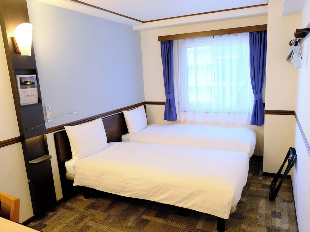 ECONOMY, TWIN BEDS