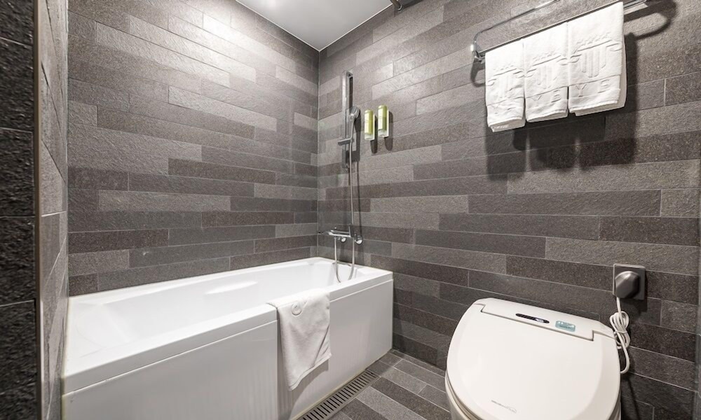 Layers Hotel Hadan 47/50