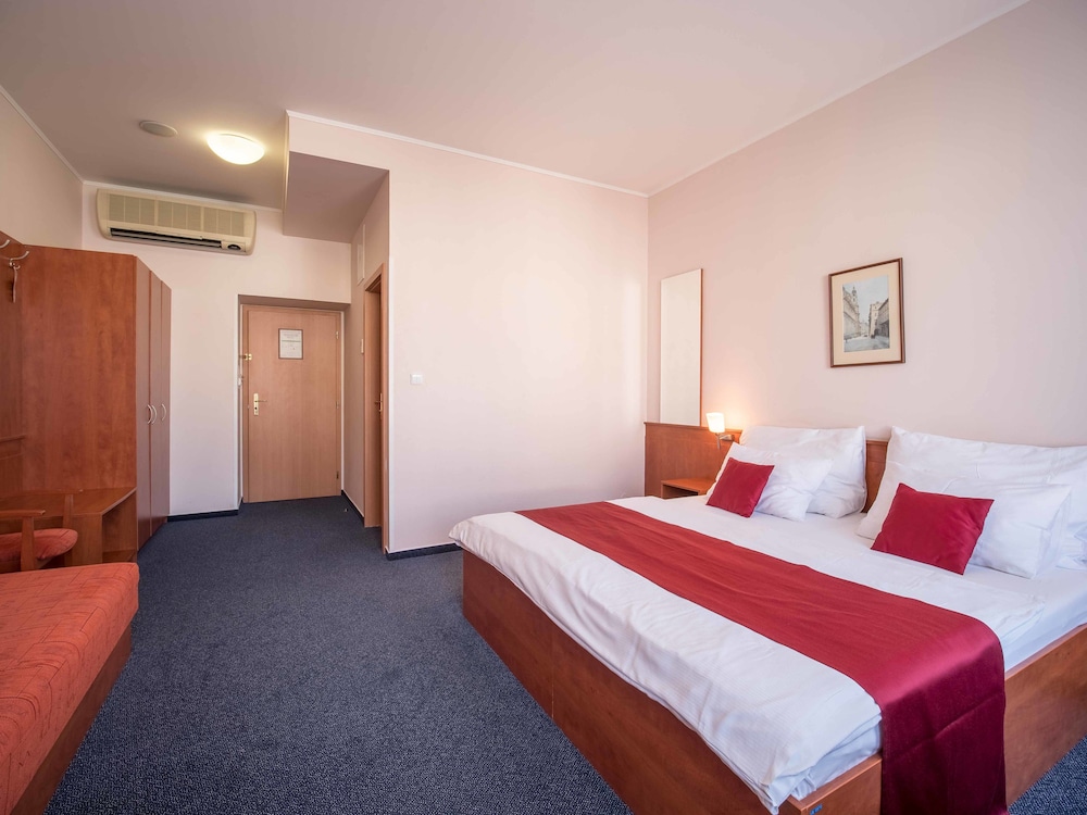 Beranek Hotel 9/64