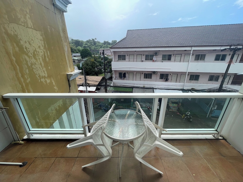 T & C Hotel Patong Beach 53/70