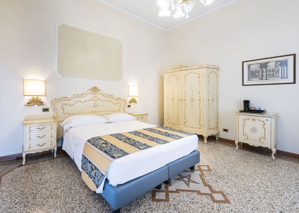 CLASSIC, DOUBLE OR TWIN BED, ANNEX