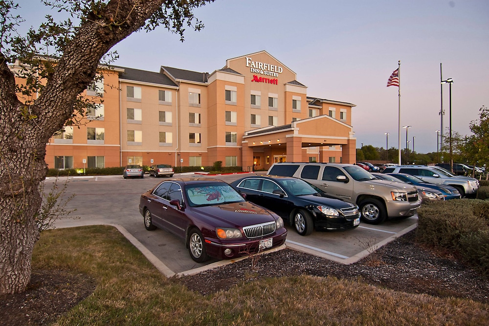 Fairfield Inn And Suites San Antonio North Stone Oak 41/43