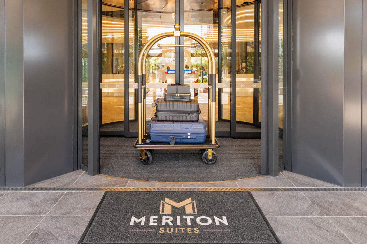Meriton Suites Broadbeach 16/37
