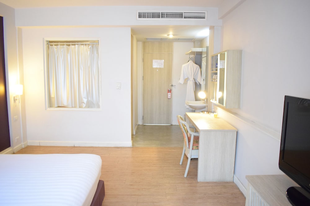 Trang Hotel Bangkok 24/73