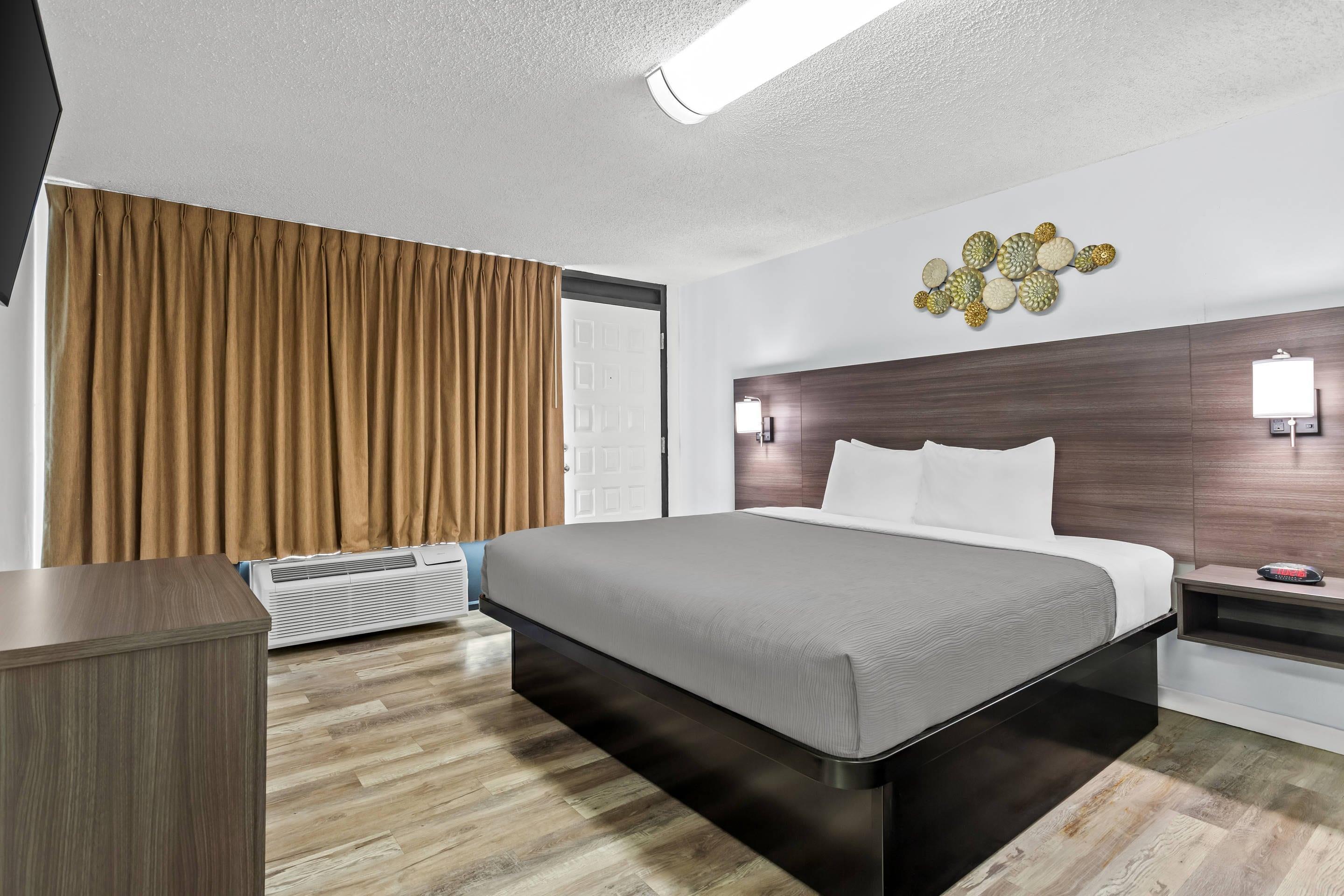 EFFICIENCY, SUITE, 2 KING BEDS