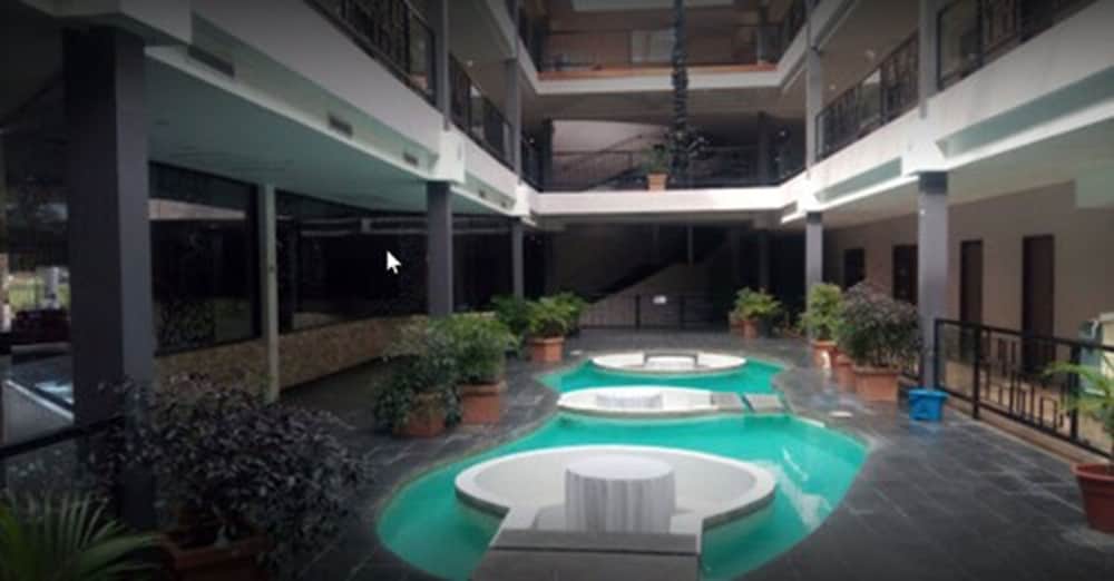 Regent Star Hotel 15/16