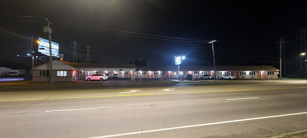 Sterling Inn Niagara Falls Near Iag Airport 37/40