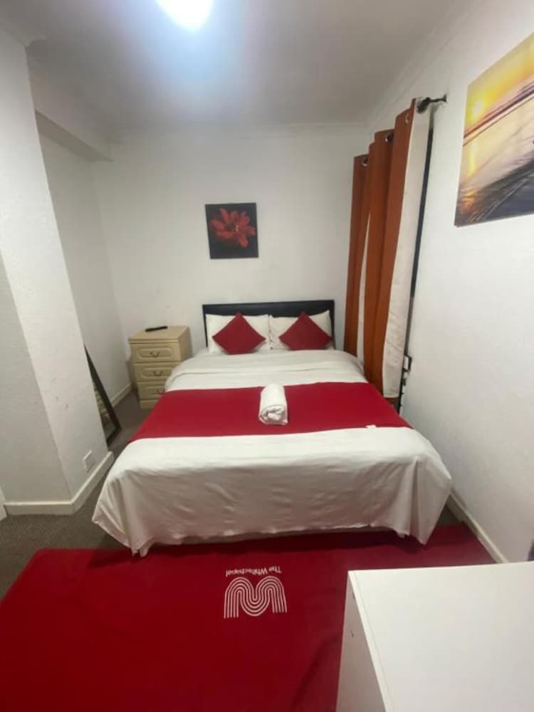 Room at OYO Saji Hotel, LONDON
