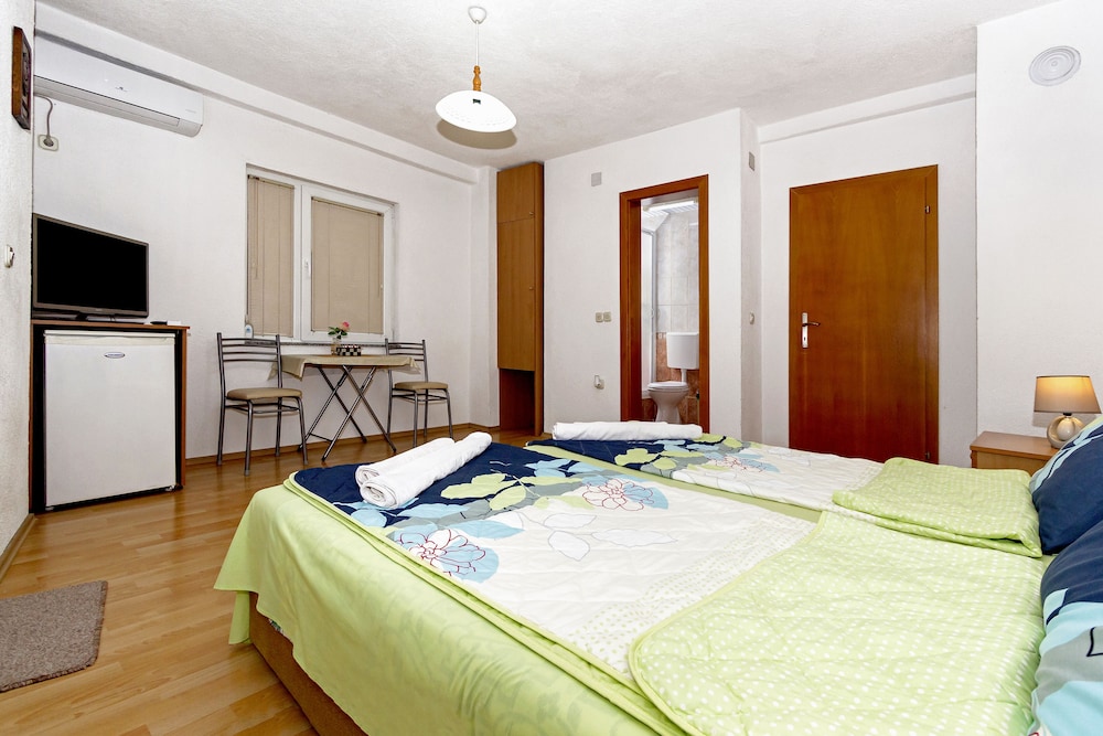 Bogdanovski Studios & Guest Rooms 20/47