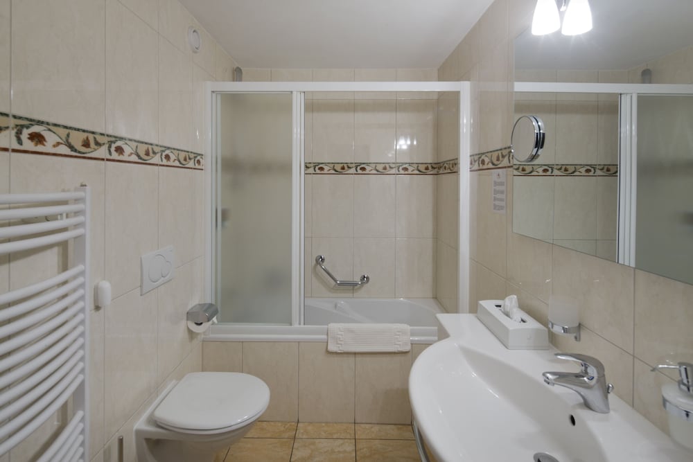 Hotel Antika 13/63