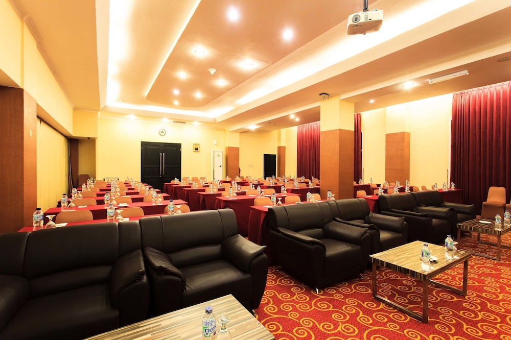 Aston Niu Manokwari Hotel & Conference Center 32/33