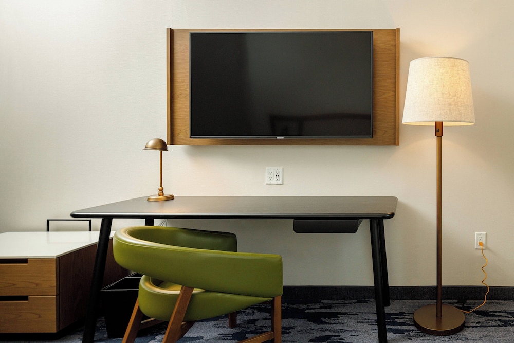 Fairfield Inn Suites Salina 34/40
