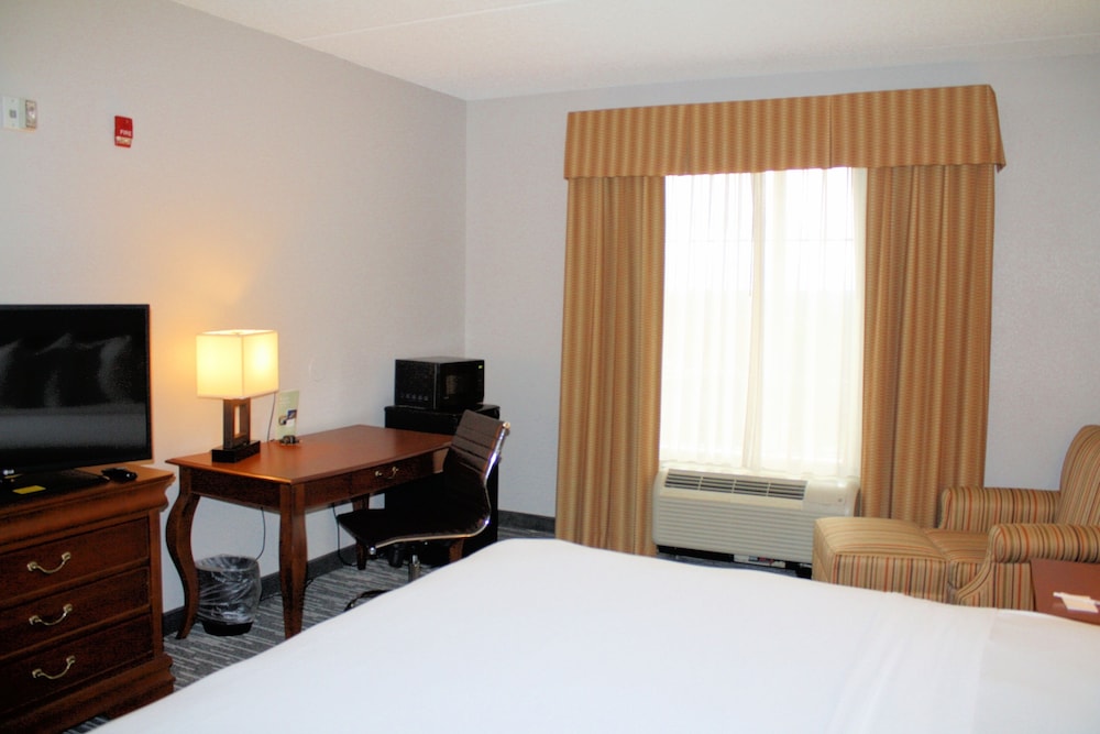 Country Inn & Suites by Radisson, Baltimore BWI Airport 8/40
