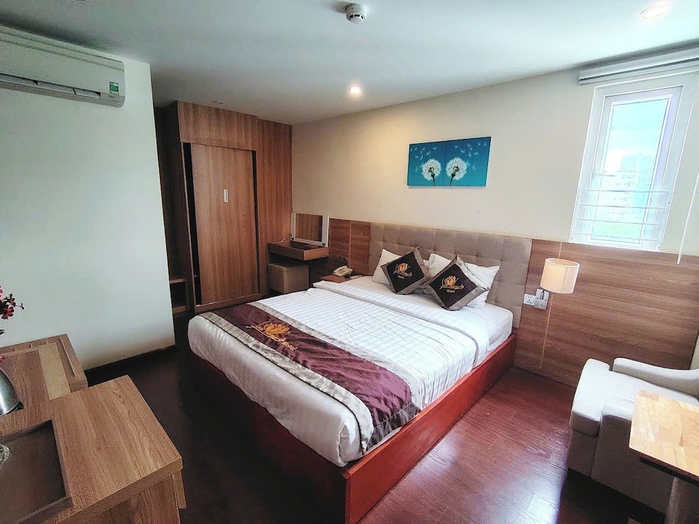DELUXE, DOUBLE BED, CITY VIEW