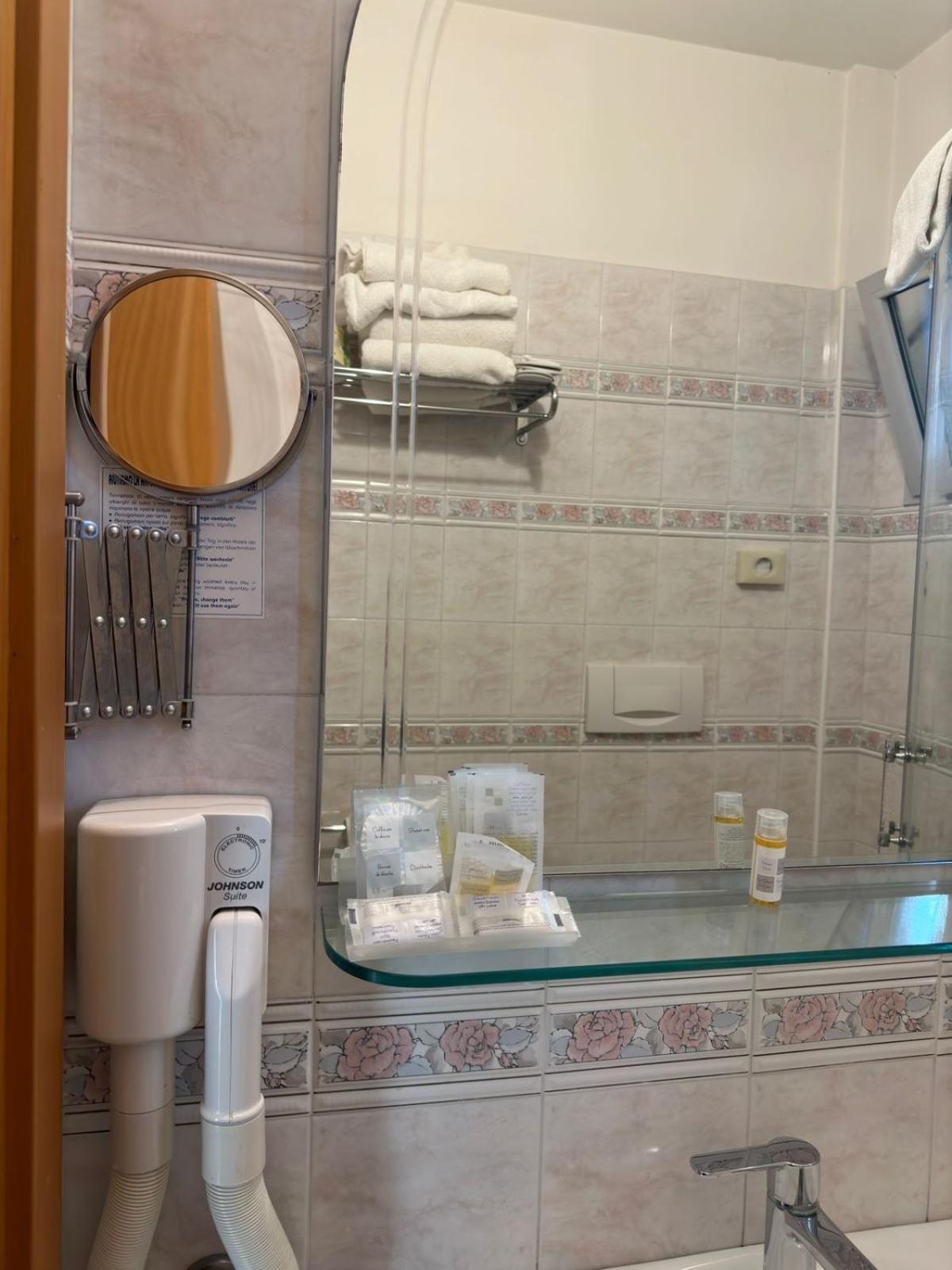Ambra Hotel 49/50