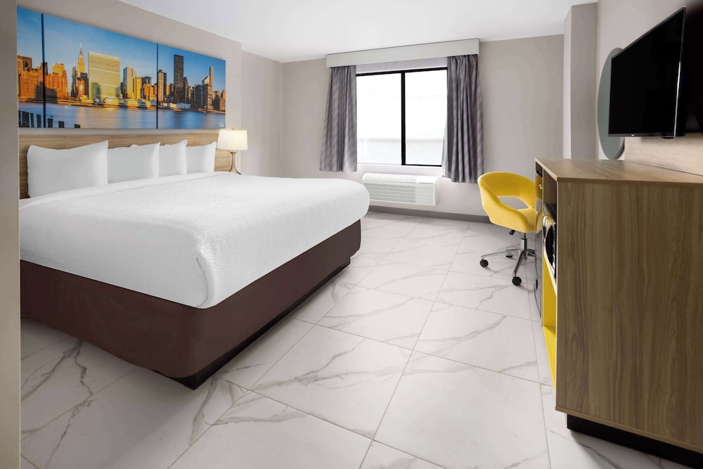 Days Inn by Wyndham Staten Island 22/36
