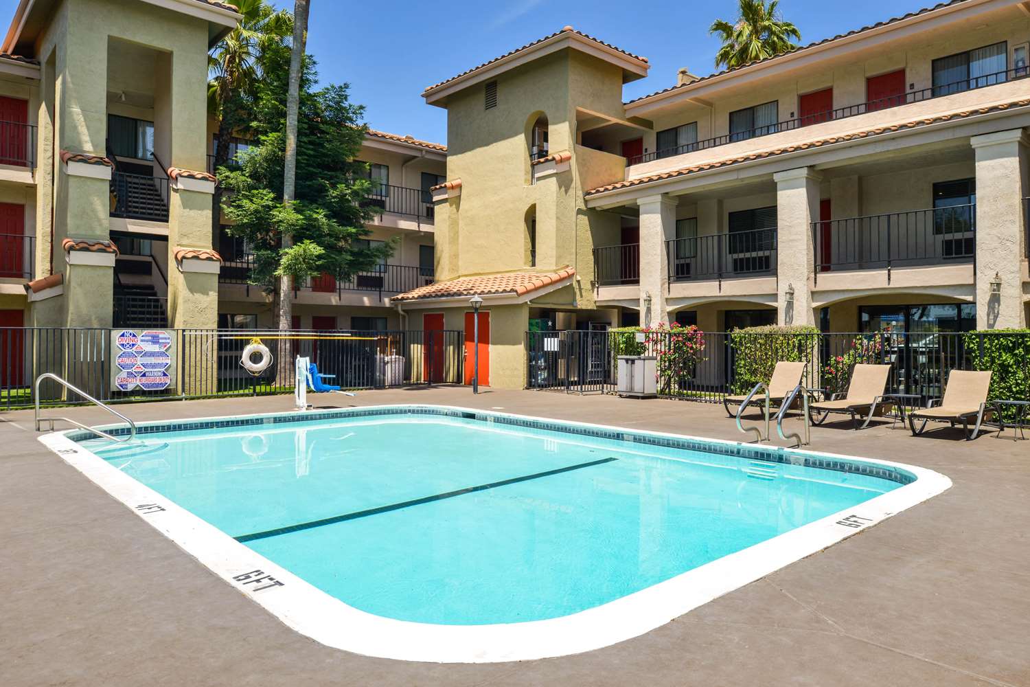 Rancho Cordova Inn 46/48