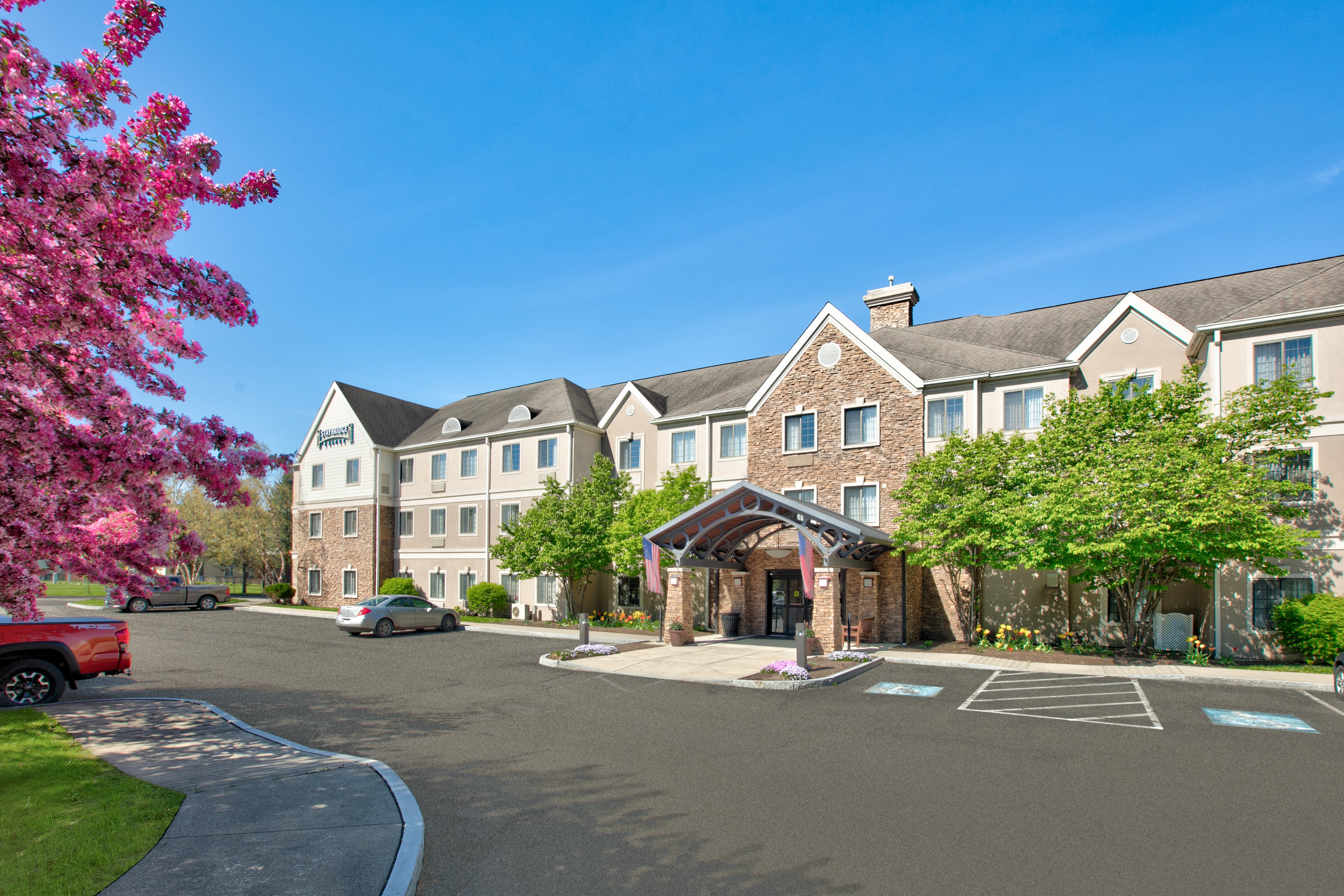 Staybridge Suites Corning 62/66