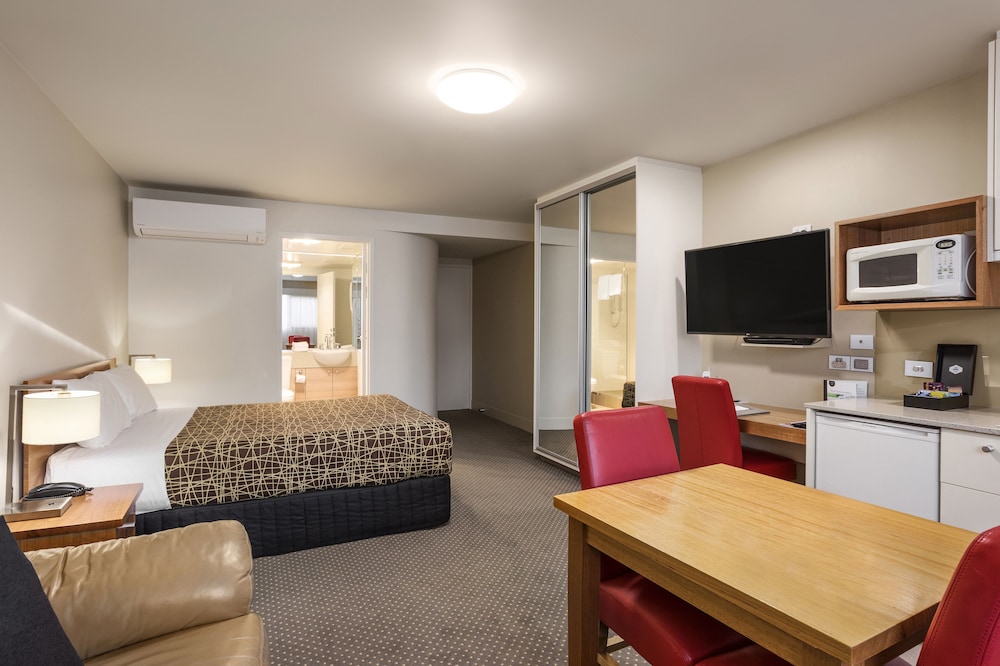 The Old Woolstore Apartment Hotel 22/63