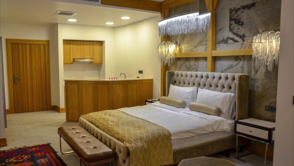 Shirvanshah Hotel 17/70