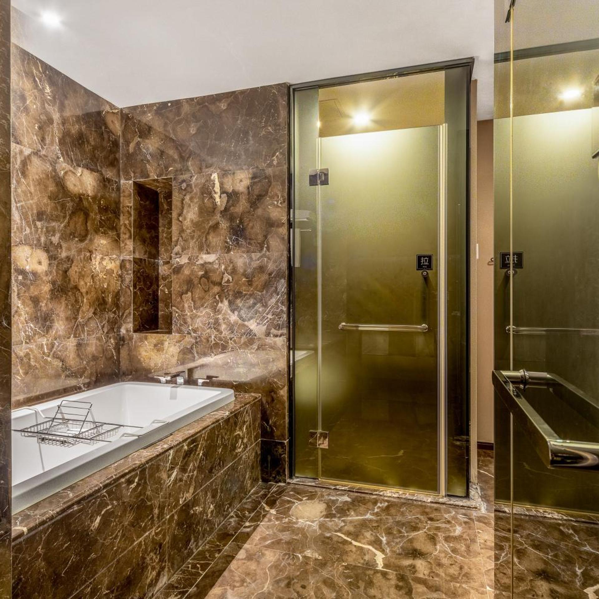 Zhonghao International Hotel 53/55