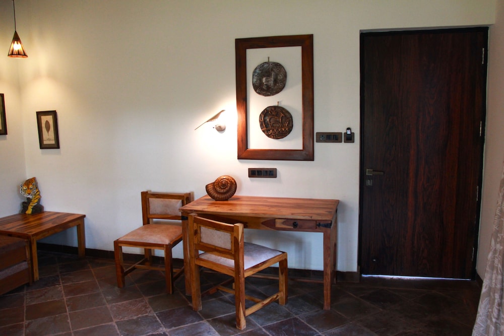 Tathastu Bandhavgarh 8/65