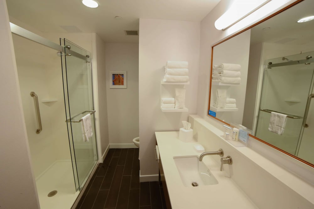 Hampton Inn Suites Forest City Nc 16/43