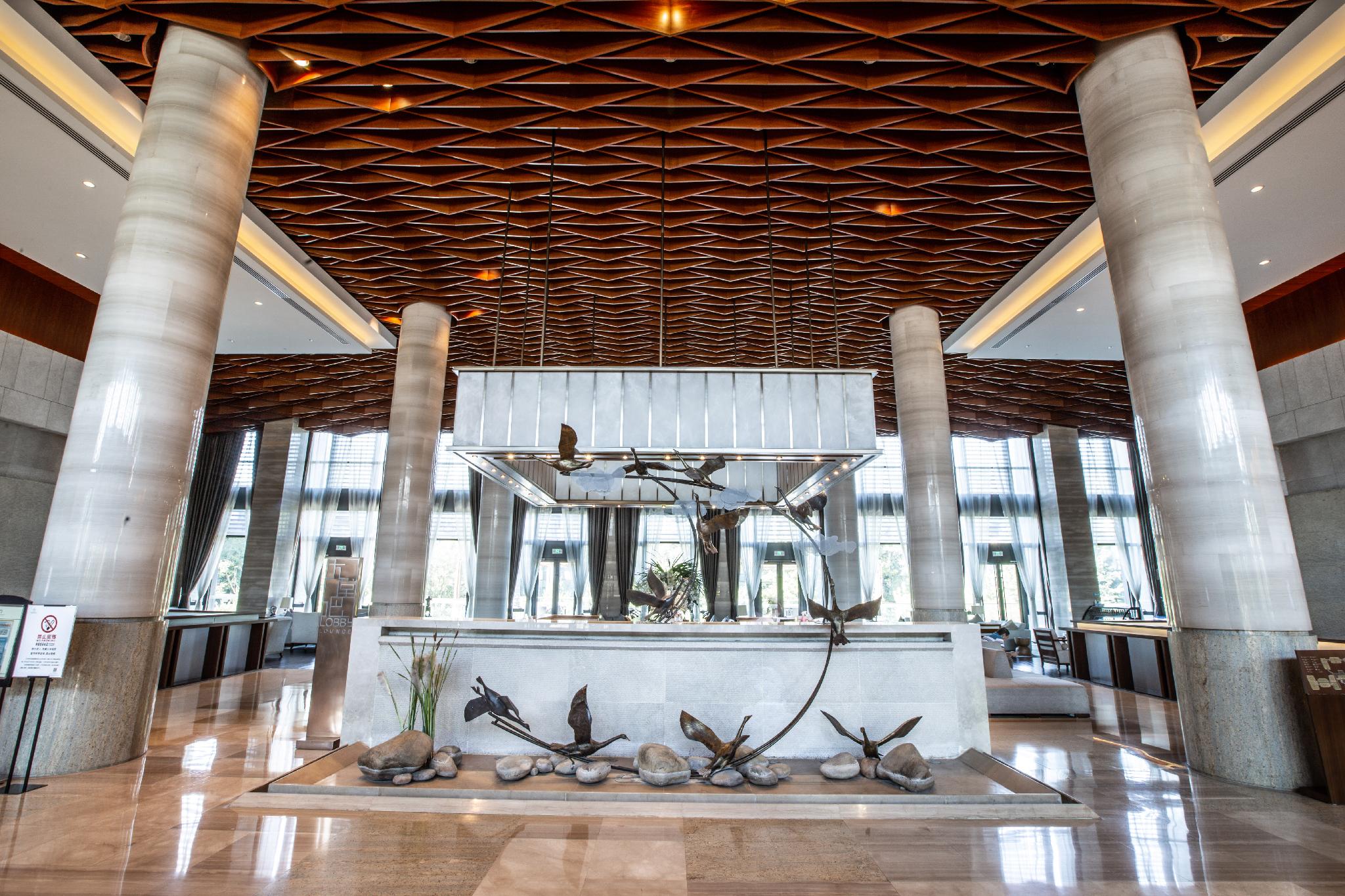 Swan Lakeview Hotel 17/30
