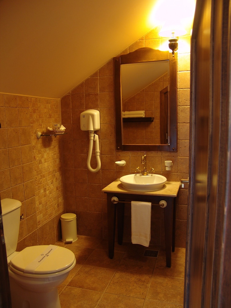 Bella Muzica Hotel 48/50