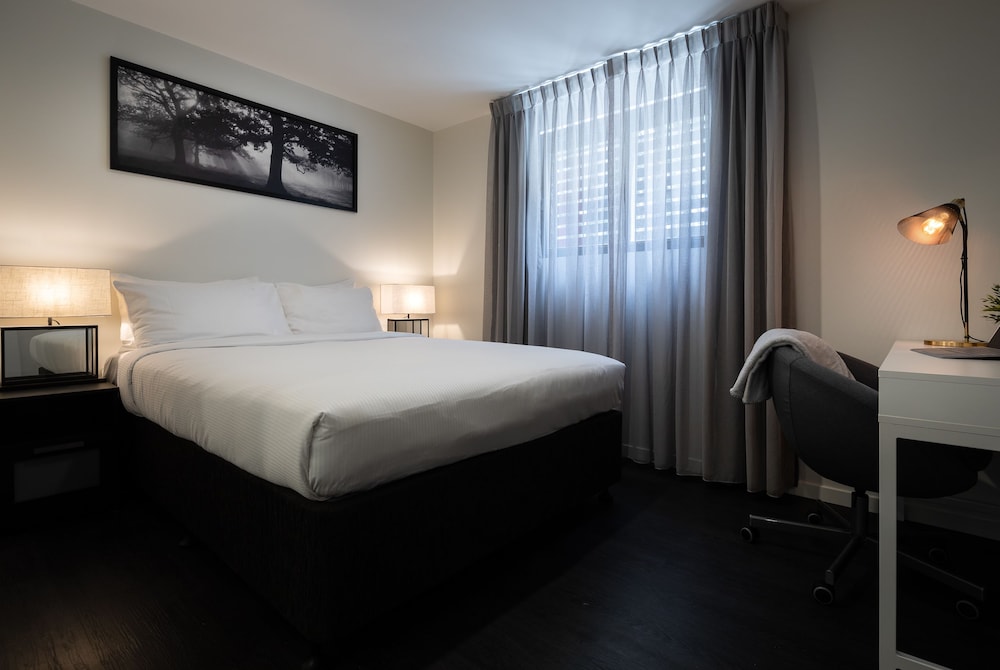 Ascot Budget Inn 30/77