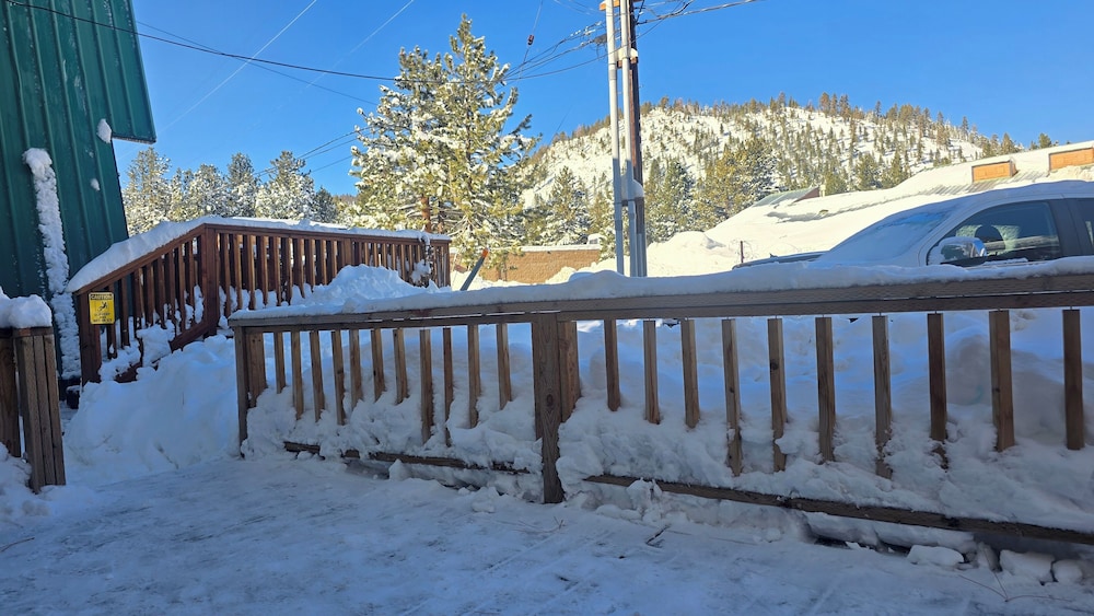 Cinnamon Bear Inn 79/80