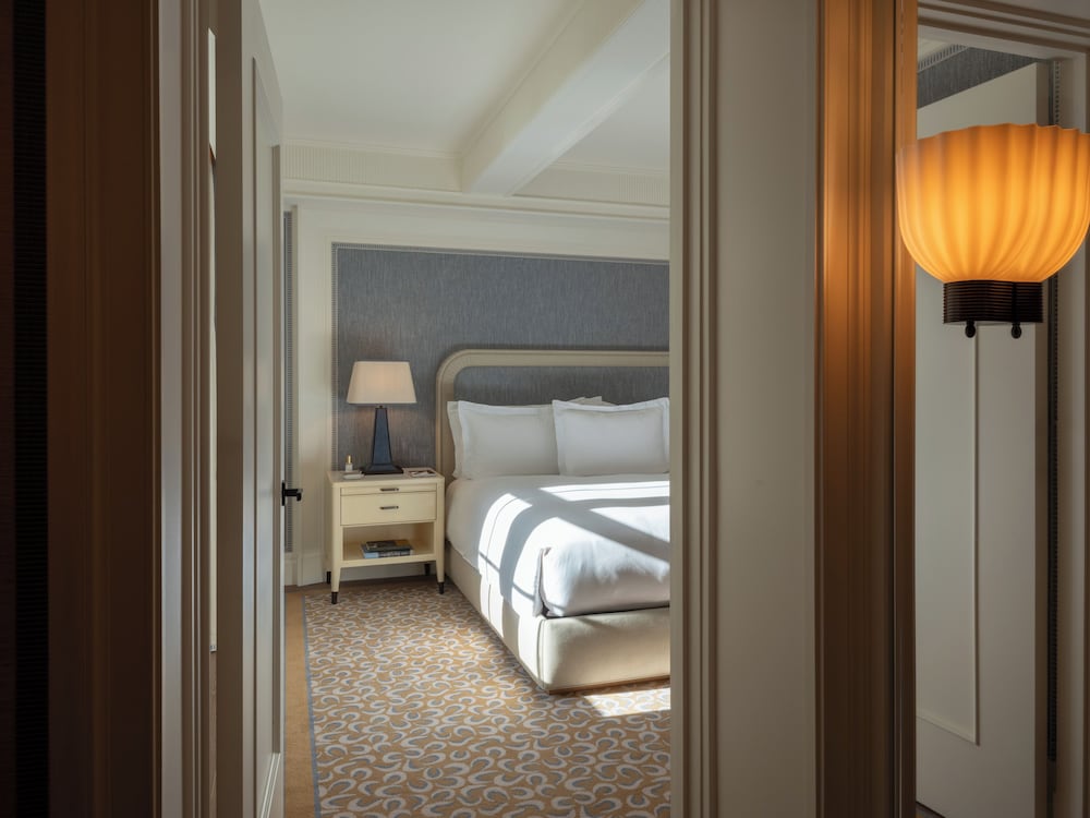DELUXE, SUITE