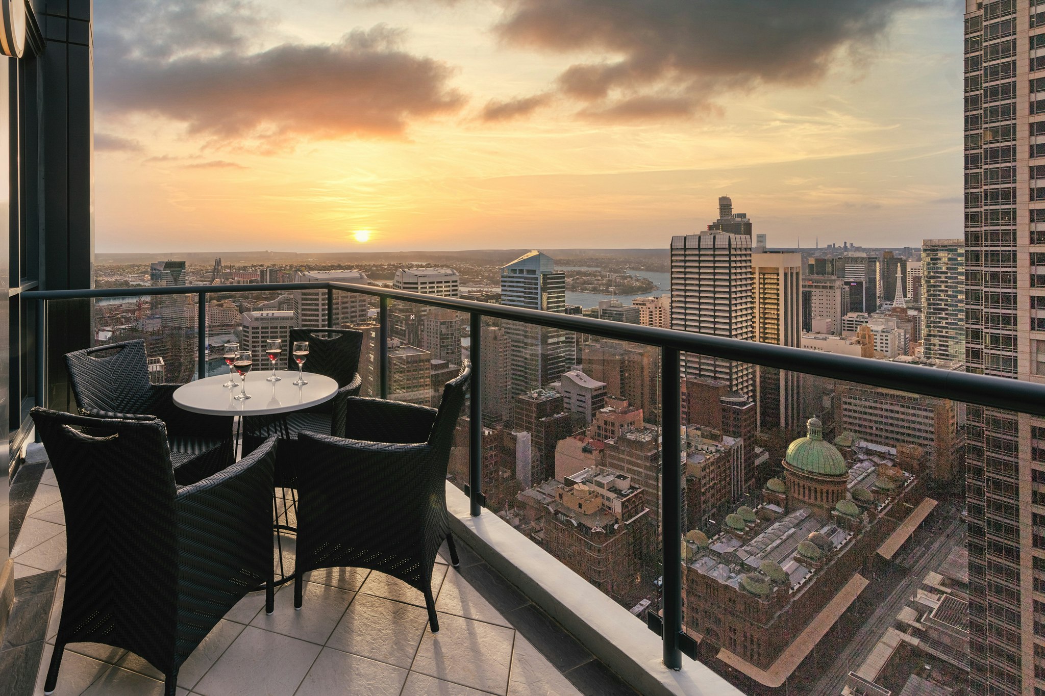 Meriton Suites Pitt Street 64/65