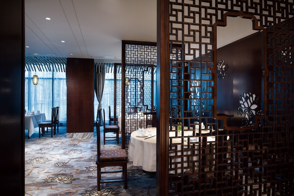 Jinling Riverside Hotel 24/39