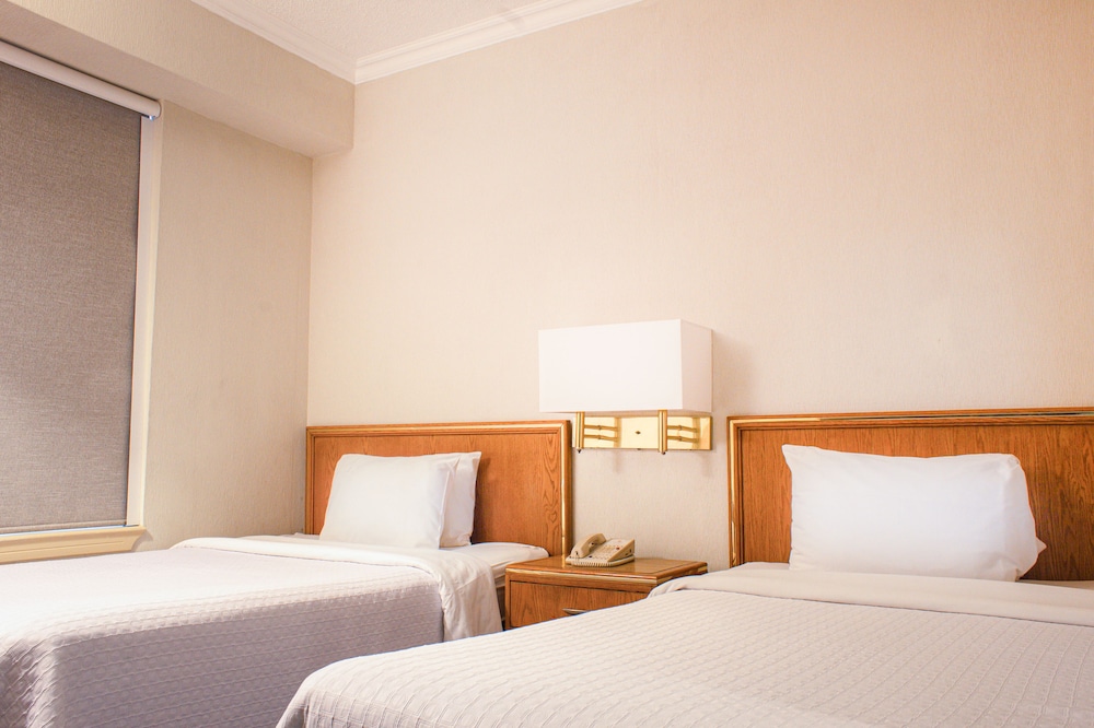 STANDARD, 2 DOUBLE BEDS